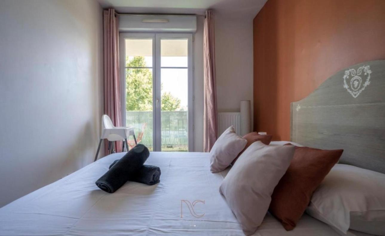 Appartement Castle - 10 Minutes De Disney Bussy-Saint-Georges Exterior foto