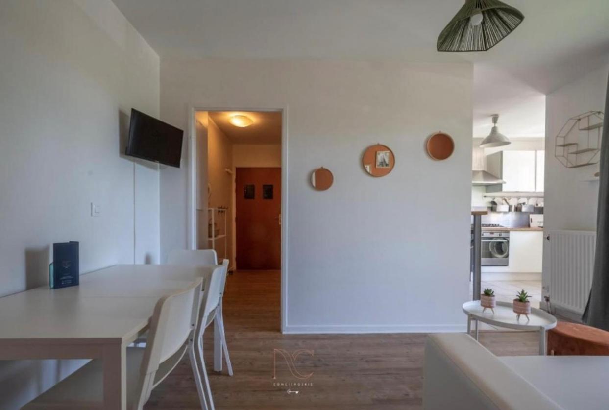Appartement Castle - 10 Minutes De Disney Bussy-Saint-Georges Exterior foto
